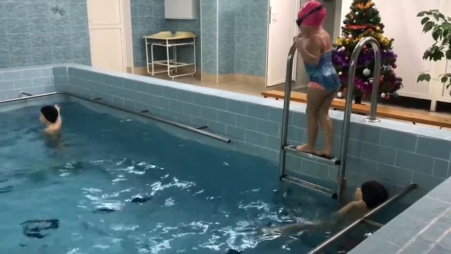 Свободное плавание. Кира смотреть онлайн