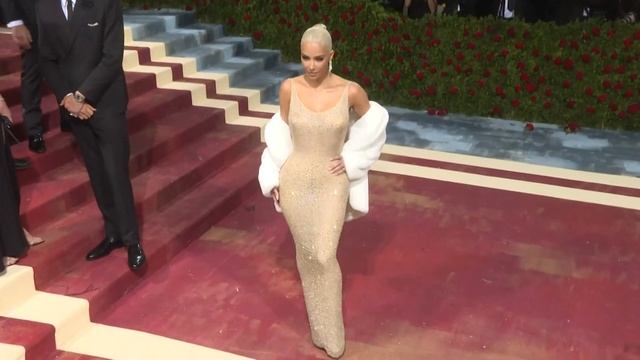 Met Gala 2022: Kim Kardashian wears £3.8m dress originally worn by Marilyn Monroe смотреть онлайн