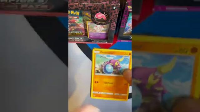 Opening up a Pokemon Card TCG Tin!! Evolutions Burning Shadows! смотреть онлайн
