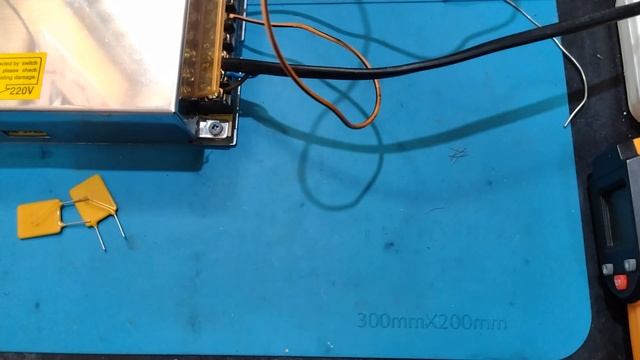 Fusível resetavel, rearmável, PPTC, Multifuse, Polyswitch ou Polyfuse, mas não é PTC!! смотреть онлайн