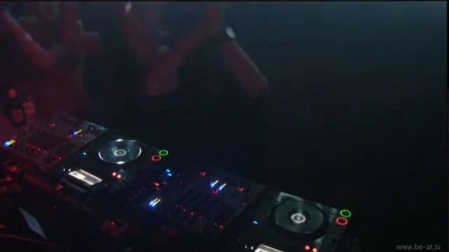 Sasha Carassi is playing Jay Lumen & Max Demand - Hipster Chicks at DC7 presents Reboot party смотреть онлайн
