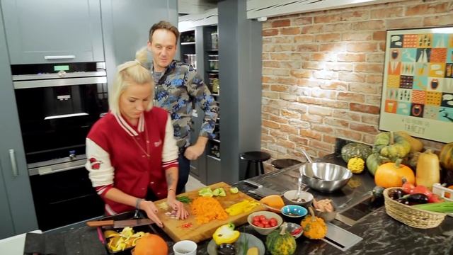 Dynia z pomidorkami z woka | PASCAL W DOMU + gość: Daria Ładocha смотреть онлайн