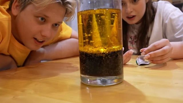 Проверка странных ЛАЙФХАКОВ и глупых МИФОВ! Что в итоге сработало?! (feat. Дима Дарти , Ксюша) смотреть онлайн