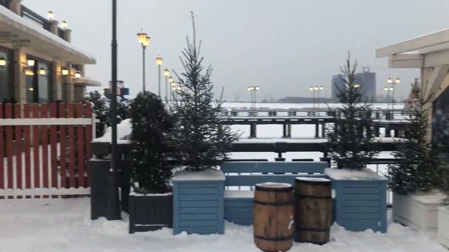 Кремлевская набережная и ретро-городок смотреть онлайн