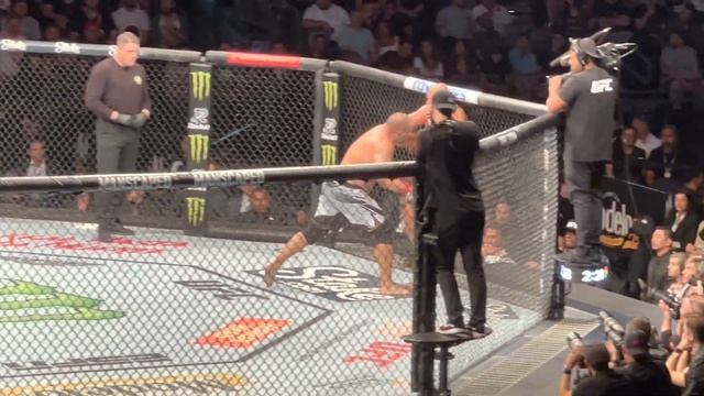 UFC 274 Blagoy Ivanov vs Marcos Rogerio de Lima round 2 смотреть онлайн