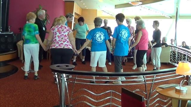 FADO PORTUGUES (Portuguese Circle Dance) - 2016 Dancing & Cruising with Ira смотреть онлайн
