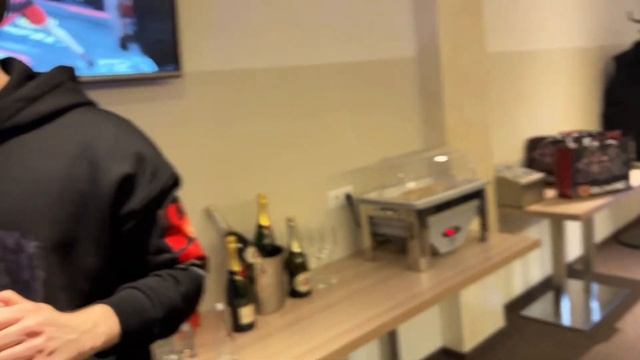 Бустера выгнали с ВИП-ложи / Конфликт Бустера на стриме кулачных боёв смотреть онлайн