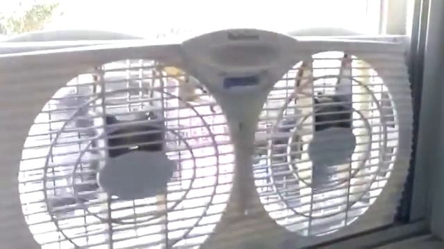 Simple Solar DIY off grid AC Power Two Battery 90 Watt system runs a lot w power readings смотреть онлайн