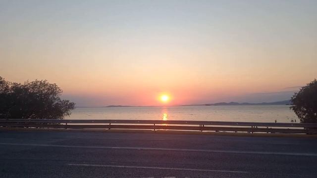 Закат Алеет, ✨️ ☀️ 🪐 Пламенеет смотреть онлайн