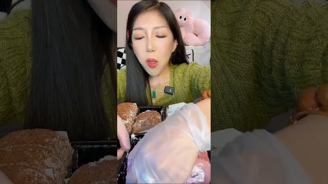 Sorry to come again. Whipped cream➕xylitol. Recommended coconut and chocolate. No flavor. Very del смотреть онлайн