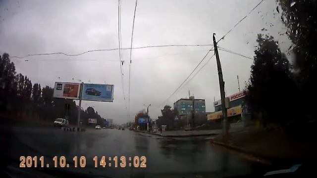 Автомобильный видеорегистратор BROS B706 смотреть онлайн