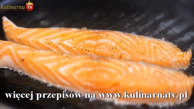 Łosoś ze szparagami, jajkiem w koszulce i sosem berneńskim смотреть онлайн
