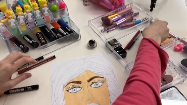 MAKYAJ YARIŞMASI YAPTIK !! KAĞIDA MAKYAJ YAPTIK !! KİM KAZANDI ?? смотреть онлайн