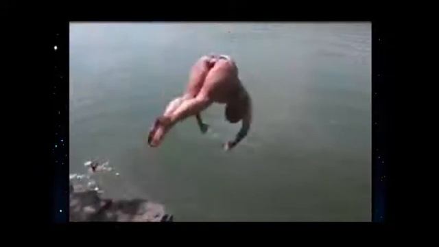 Девушка не удачно прыгнула в воду смотреть онлайн