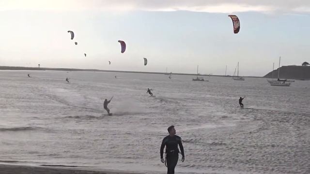 Kite Surfing At Pillar Point 2/8/15 смотреть онлайн