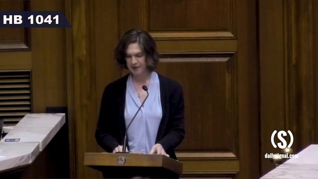 Biologically Male Transsexual TEARS Into Radicals Attacking Women's Sports смотреть онлайн