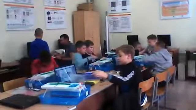 Вторник. 16.00., 10-12лет. Бионика. Распознавание препятствий. смотреть онлайн