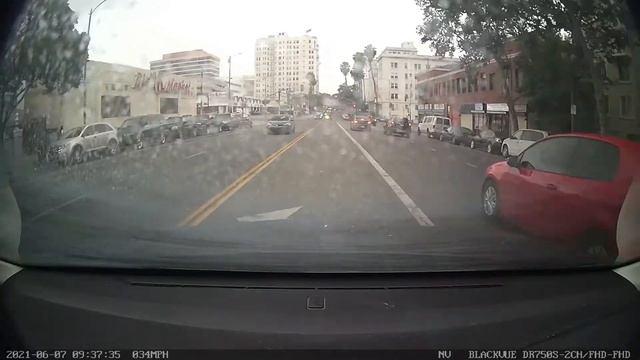 One Video. One Driver. A LOT of Traffic Violations #CaughtOnBlackVue смотреть онлайн