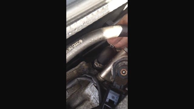 2007 A4 knocking noise from brake booster vacuum pump. смотреть онлайн