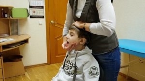 Логопед.  Ребенок не жует.  Какие упражнения надо делать?