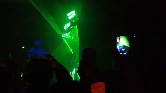 Unreal.MOV смотреть онлайн