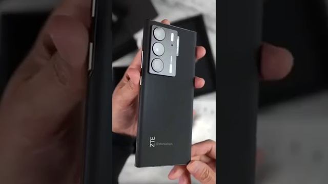 Here’s the ZTE Axon 40 Ultra!🔥🔥 смотреть онлайн