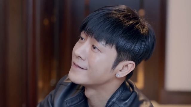 【Full Movie】霸总亲密触摸灰姑娘，灰姑娘脸红害羞💋Chinese Drama смотреть онлайн