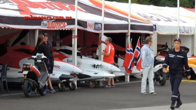 F1 H2O смотреть онлайн