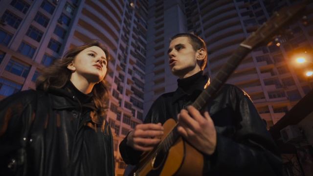 Песня на гитаре, "На обочине" смотреть онлайн