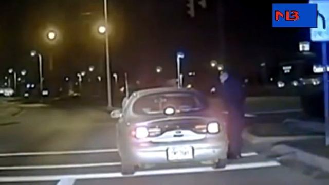 Полиции разрешат стрелять по людям смотреть онлайн