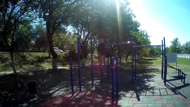 Люблю греть пятки на солнце 😅 смотреть онлайн