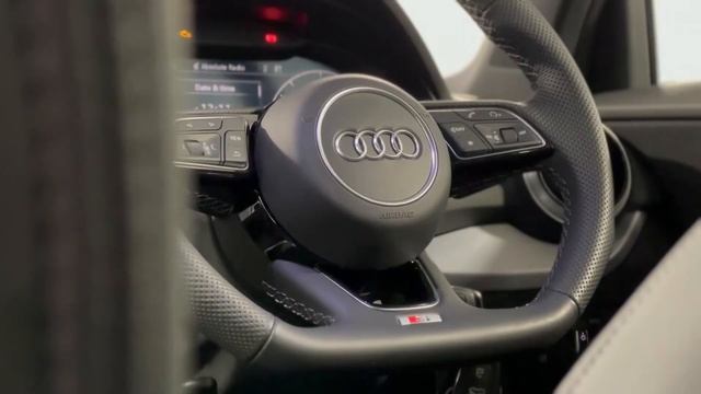 Audi Q2 Black Edition 35 TFSI 150 PS S tronic смотреть онлайн
