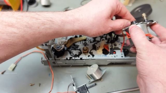 1980's Tape Deck Repair (Technics RS-M230) смотреть онлайн