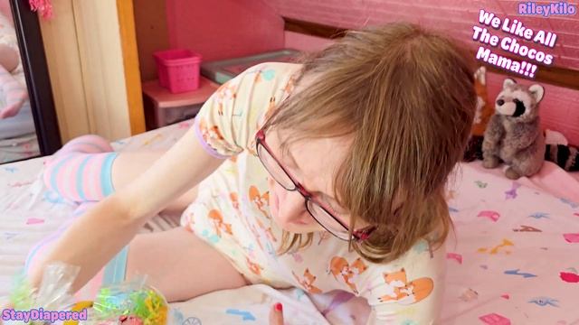 Diapered Spring Haul! New Goodnite Designs For Bedwetting! Easter Diaper Girl Dress Up! смотреть онлайн