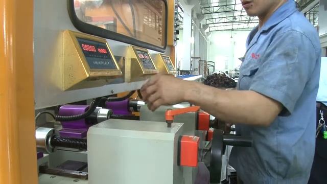 low cost thermal break strip feeding machine(polyamide strip inserting machine) смотреть онлайн