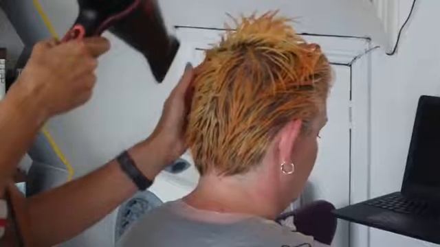 Platinum Blonde Transformation with Wendy смотреть онлайн