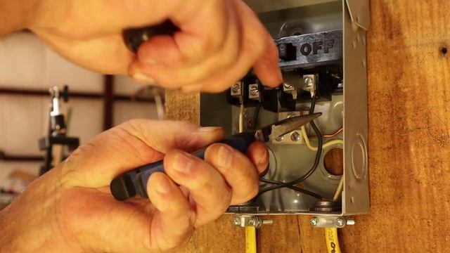 How To Hook Up a 240-Volt AC Disconnect Switch смотреть онлайн