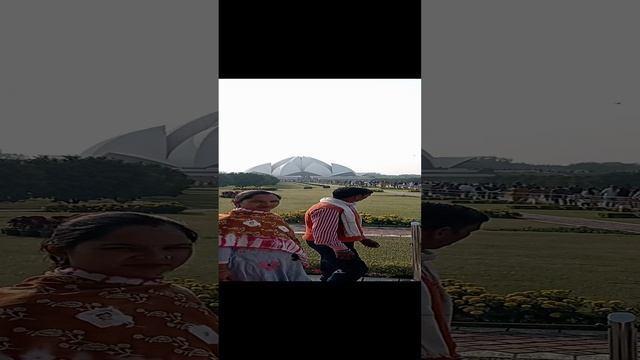 Территория храма Лотоса