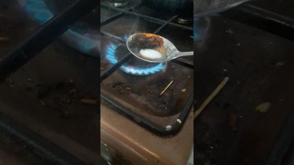 Карамель на ложке из сахара😘