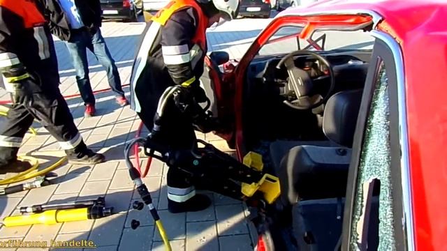 WEBER RESCUE / Vorführung Rettungssatz 2016 смотреть онлайн