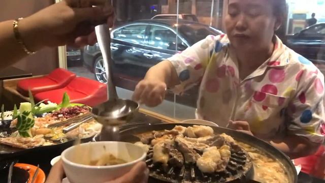 MAY NAGINVITE SA AMIN MAG-DINNER SA ISANG THAI RESTAURANT ( SHABU-SHABU ) смотреть онлайн