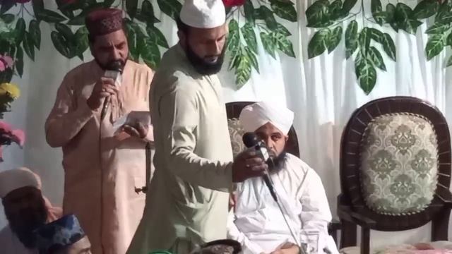 پیراجمل رضاقادری نےاس نعت خواں کواسٹیج سےاتاردیا Ajmal Raza Qadri very emotional video clip смотреть онлайн