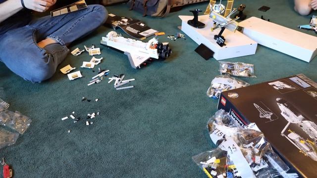 Lego Space Shuttle Assembly Time Lapse смотреть онлайн