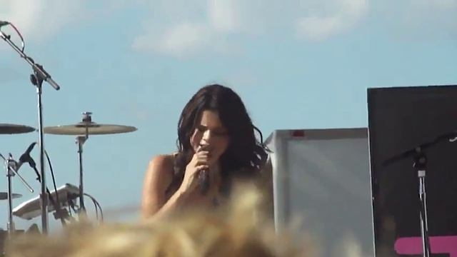 Selena Gomez - A Year Without Rain Live