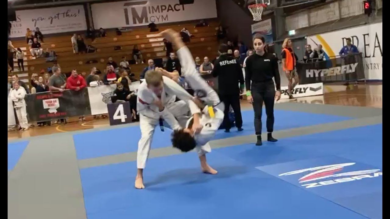 8 Second Flying Armbar In Jiu-Jitsu Tournament смотреть онлайн