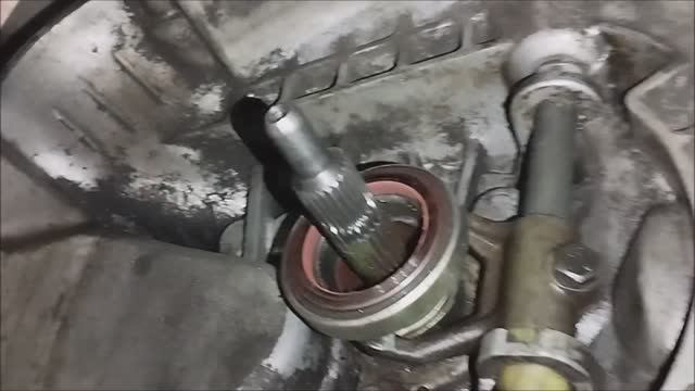 Замена выжимного подшипника и его механизма Шевроле Авео смотреть онлайн