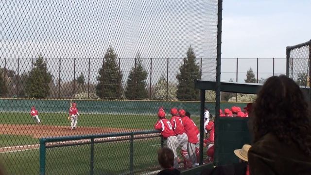 COS Baseball: Devin Lee Singles vs Fresno City 2/21/2012 смотреть онлайн