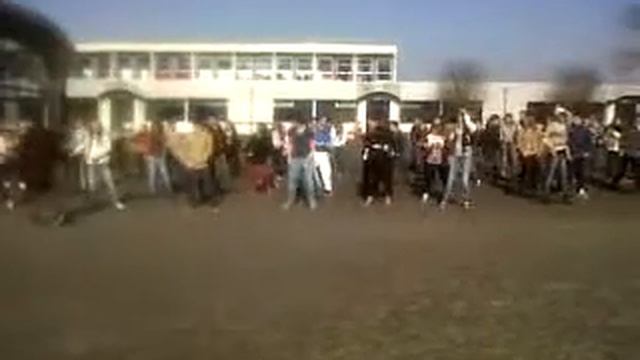 flashmob au lycée pierre et marie curie a saint lo смотреть онлайн