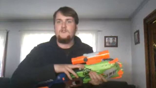 Klaus intimidating Stan Smith with the Nerf Zombie Strike Crossfire compact crossbow смотреть онлайн