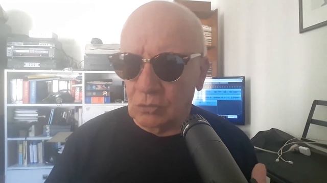 Serie Corona / Episodio 14 Discotienda Eltron y la música electrónica смотреть онлайн